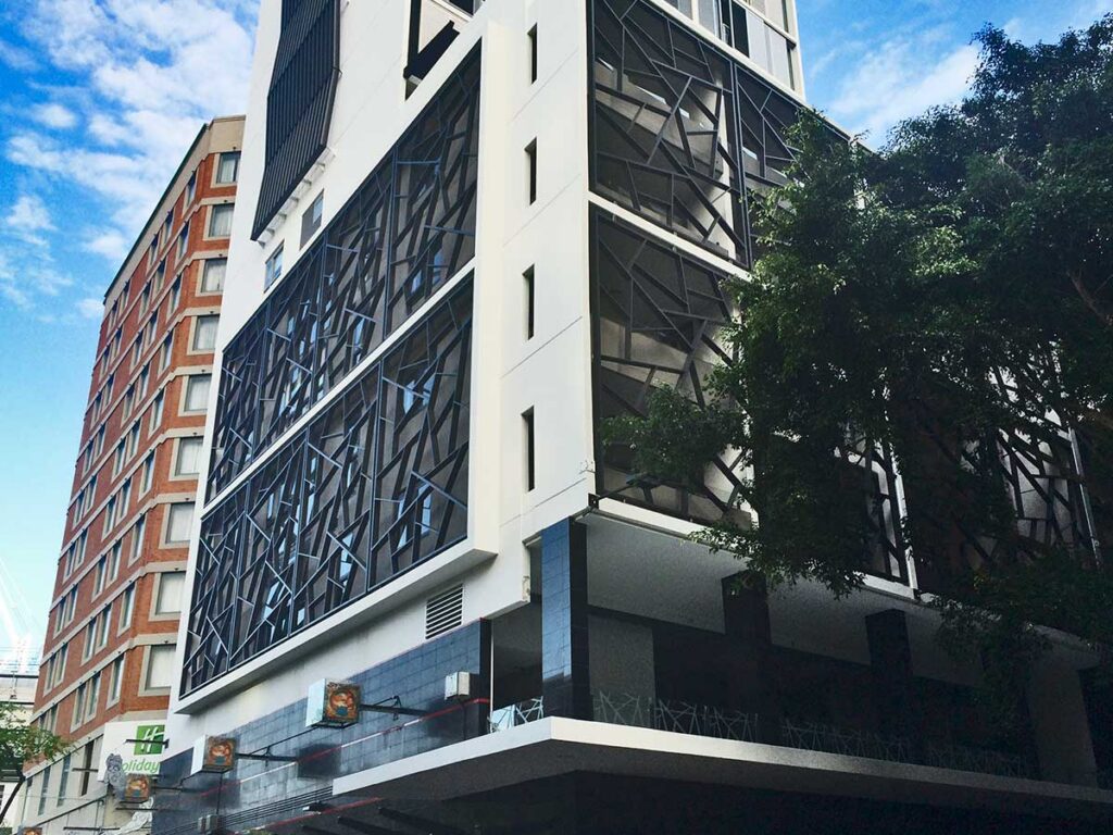 Sydney Louvres – Fixed Blade Sunshades 2